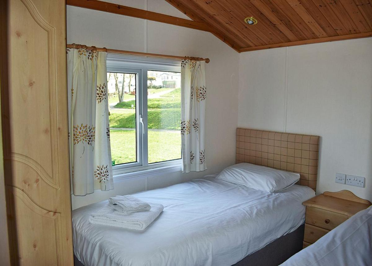 Newlands Park Charmouth Exterior photo