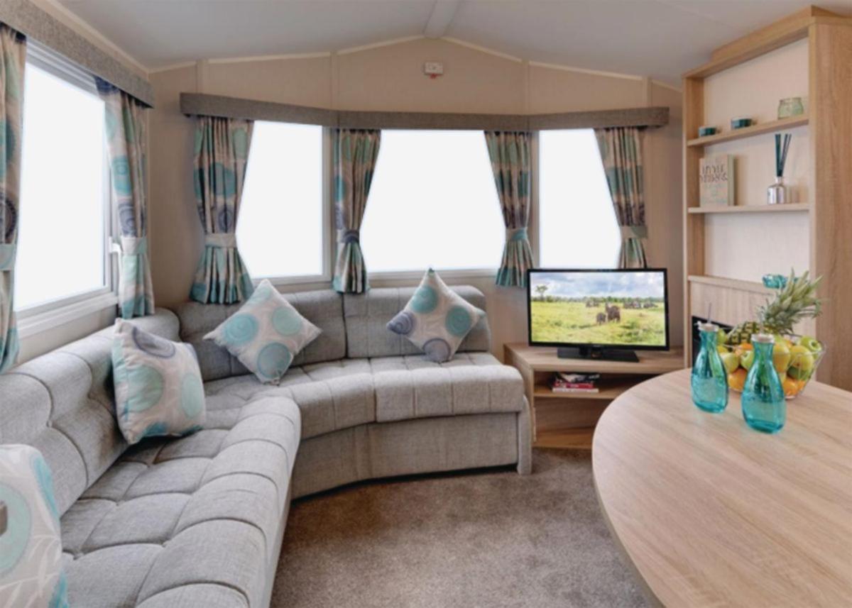 Newlands Park Charmouth Room photo