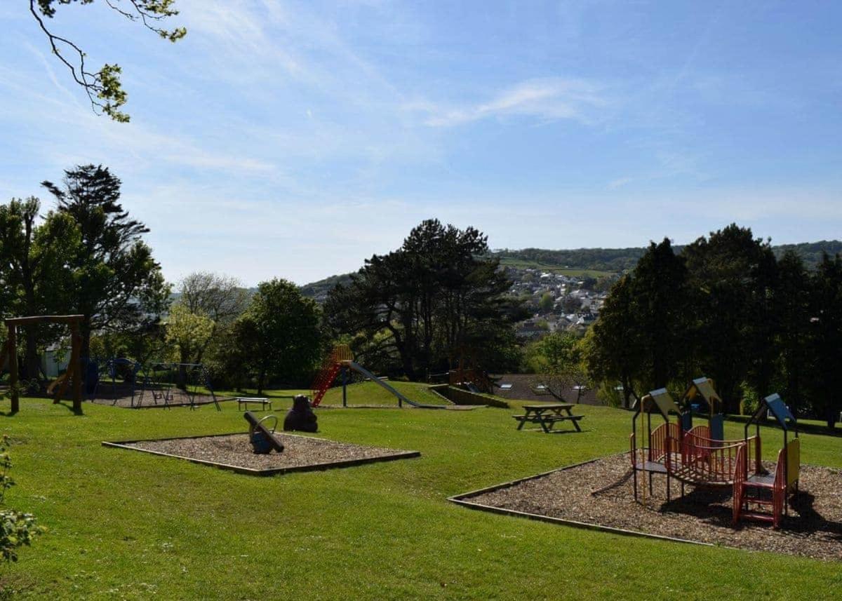 Newlands Park Charmouth Exterior photo